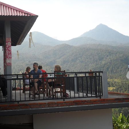 One Homestay&Warung Munduk Exterior foto
