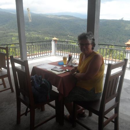 One Homestay&Warung Munduk Exterior foto