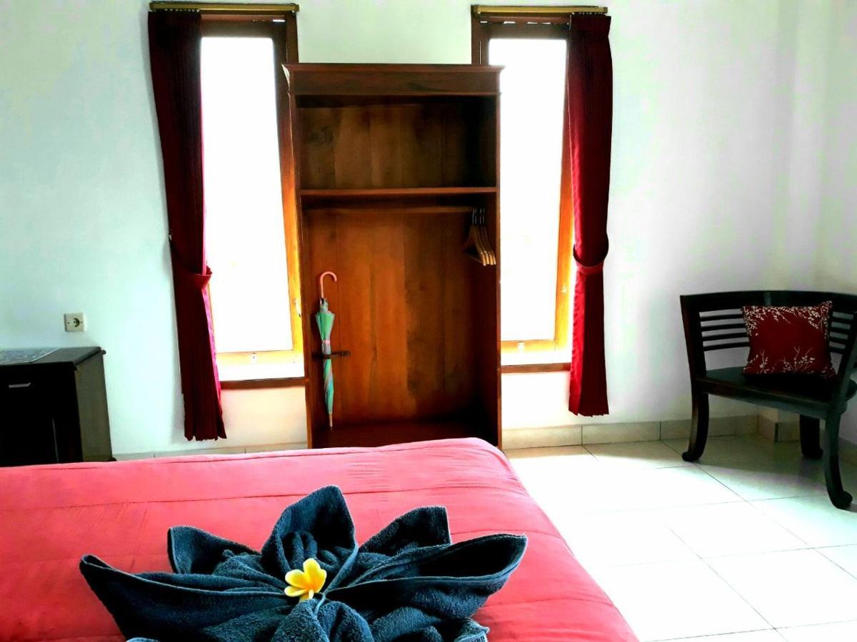 One Homestay&Warung Munduk Exterior foto