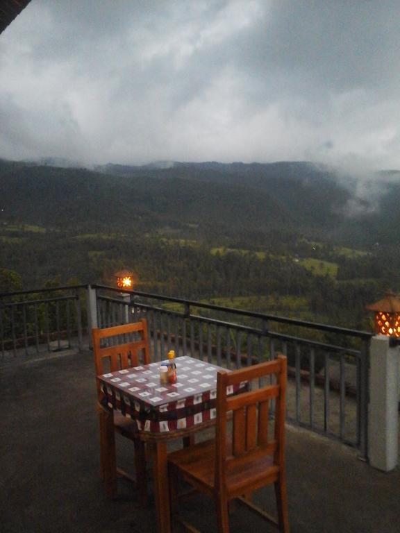 One Homestay&Warung Munduk Exterior foto