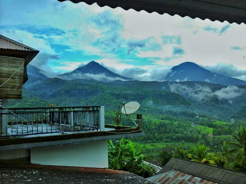 One Homestay&Warung Munduk Exterior foto