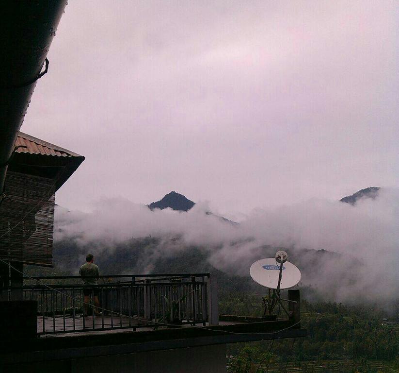 One Homestay&Warung Munduk Exterior foto