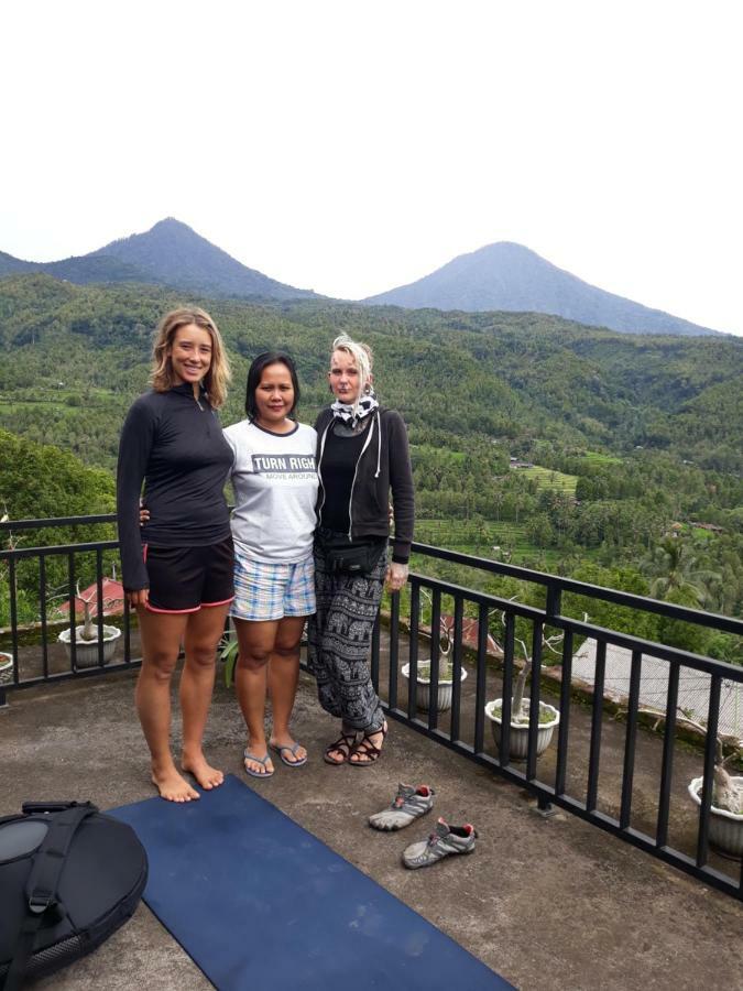 One Homestay&Warung Munduk Exterior foto